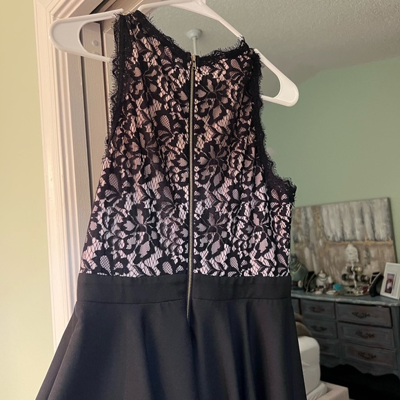 Sold - Picture 3 of 6